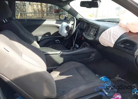 2017 Dodge Challenger Sxt z USA, uszkodzony, nr VIN 2C3CDZAG6HH639447